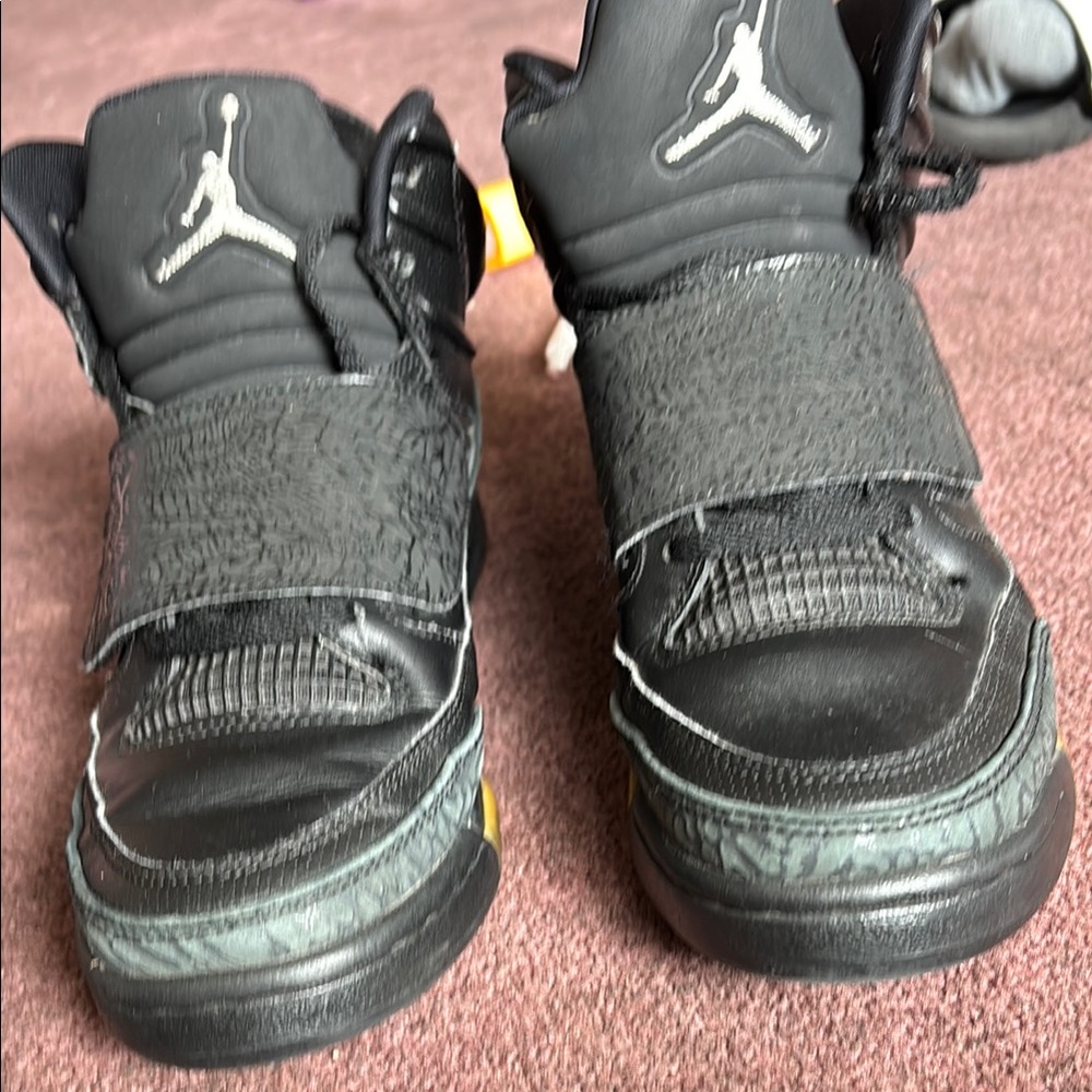Jordan Kids Sneakers - Black and Gray